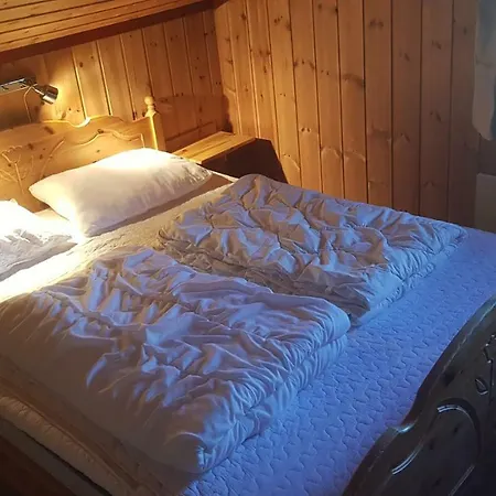 Holiday home Solbjornlia *