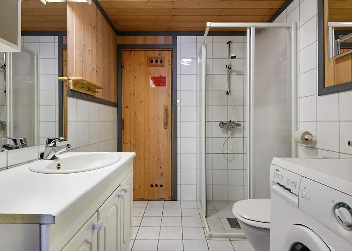 Semesterbostad Solbjornlia *